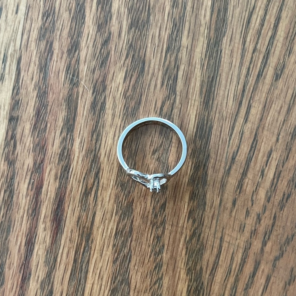Silver heart ring with cz